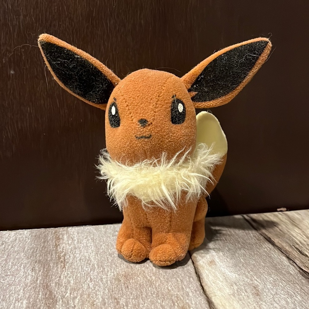 Eeveee Pokémon plush